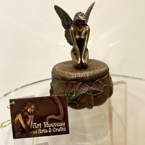 Art Nouveau jewelry box